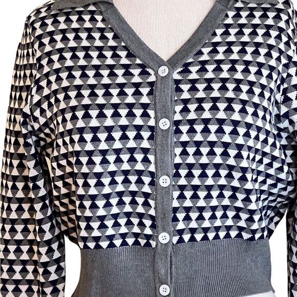 Belle Pegue Sweater NWT  - Picture 1 of 7